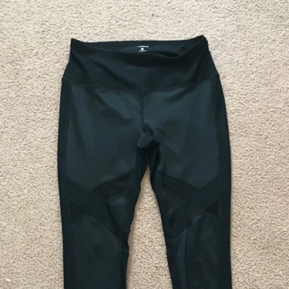 Yoga pants all black